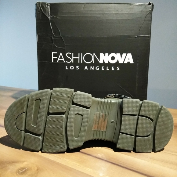 ๐ Fashion Nova Combat Boots - Picture 8 of 9